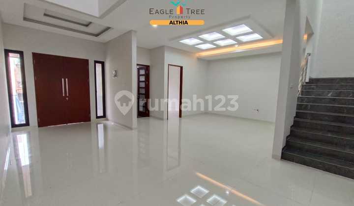 Rumah Bagus 3 Lantai Siap Huni di The Green Bsd 2