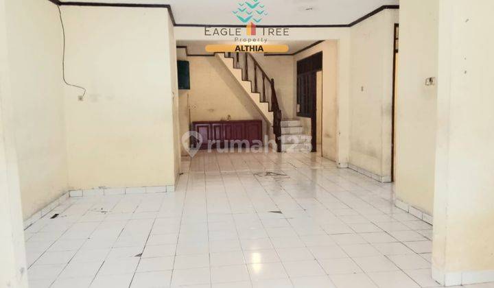 Rumah Lokasi Strategis Di Boulevard Graha Raya 2