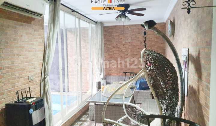 Dijual Cepat Rumah Murah 2 Lantai dengan Kolam Renang di Bsd 2