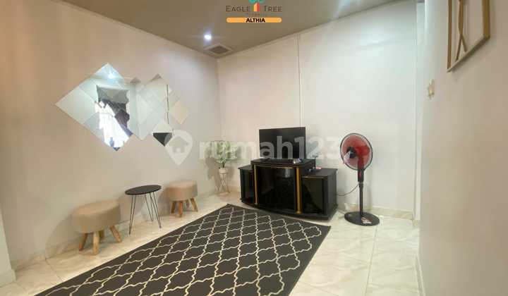 ruang keluarga dijual rumah hook 1,5 lantai