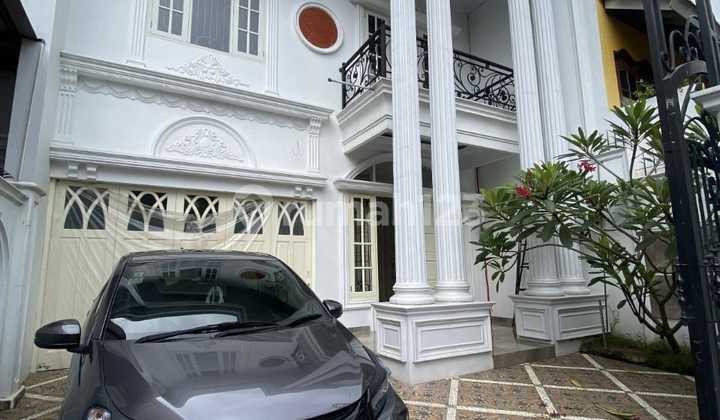 Rumah Mewah Classic Luxury 2 Lantai Furnised Di Pesanggrahan