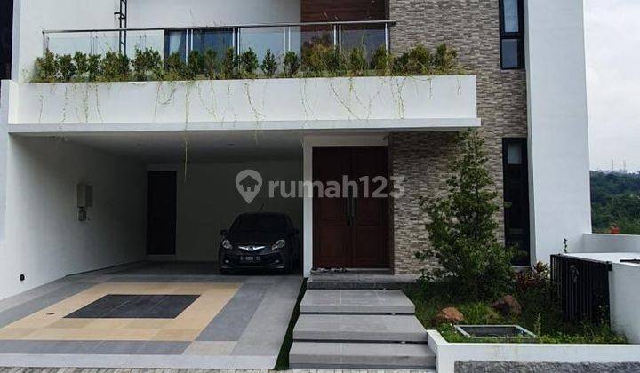 Rumah Modern Ada Kolam Renang di Candi Golf Semarang Selatan 7256 1