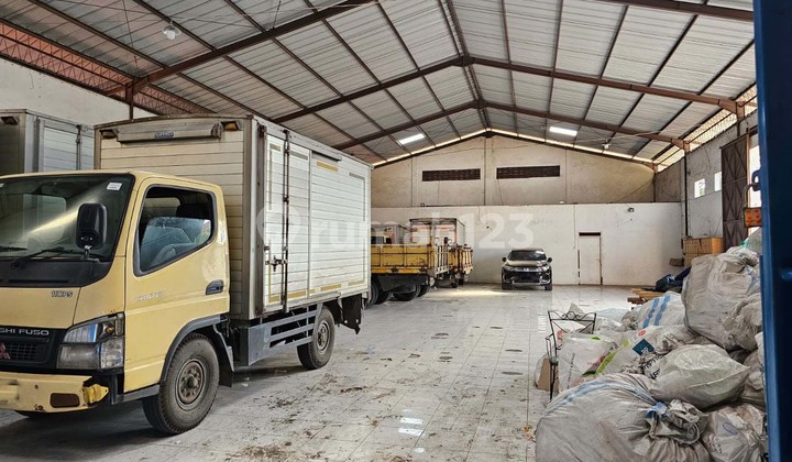 Gudang Di Kawasan 2000 m2 Semarang Barat, Semarang - 10125