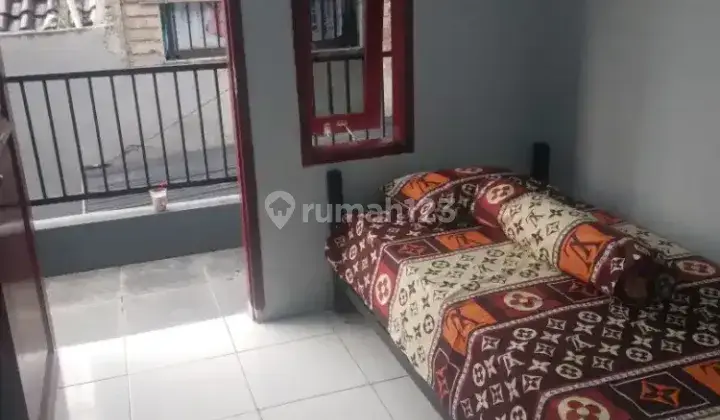 Kosan putri dkt kbb 1