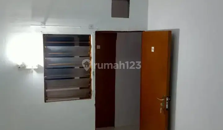 Kost bu santi ANCOL SUNTER { kampus UTA 45} 1