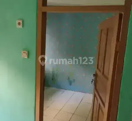 Di Kontrakan Rumah  Nyaman,ada kamar ,bebas banjir, Kalimalang BKT 1