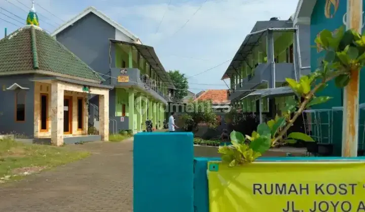 RUMAH KOS ROLLING STONE 1