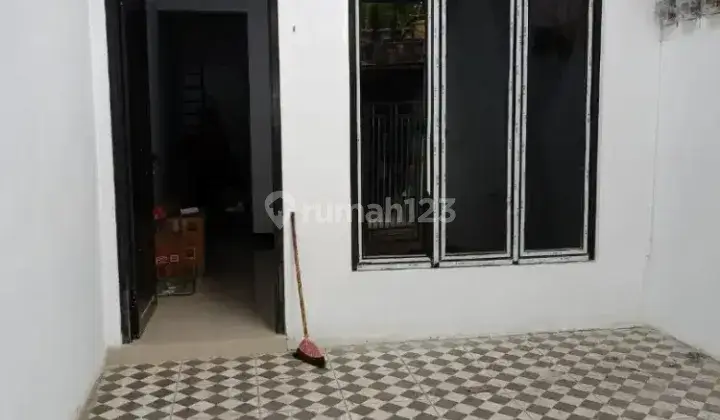 Kost pria dan wanita, lokasi dkt jalan tol 1