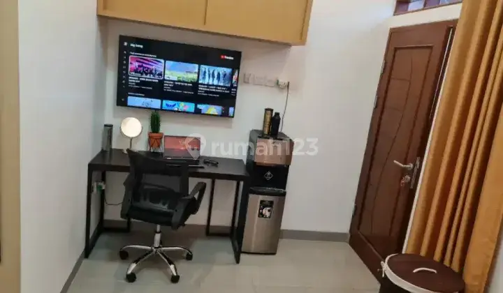 Kost Ekslusif 7 Kamar  Kapasitas Garasi Dalam 7 Mobil, CCTV, Security 1