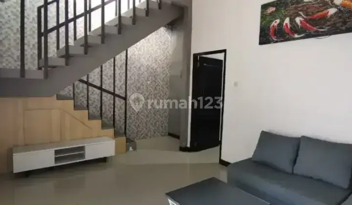 Rumah kos dengan 3 kamar, 2 kamar mandi, pool, dapur 2