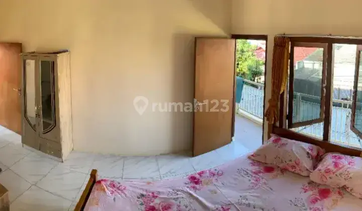 Kost exclusive kampus c unair surabaya akses 24 jam 2.4 km