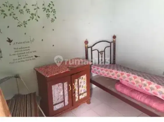 Kosan di Bintaro ada 6 kamar , lengkap dengan isinya sebrang,miegacoan 1