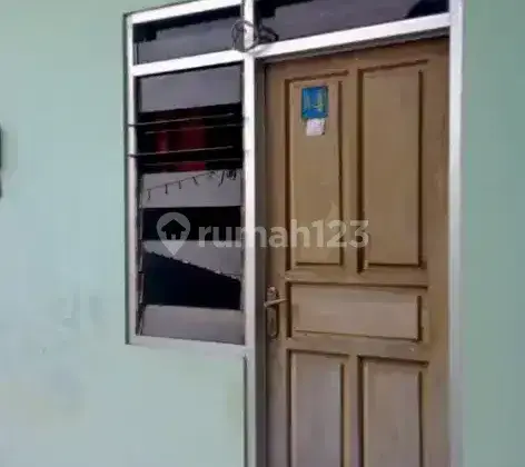 Kost pinggir jln raya 1