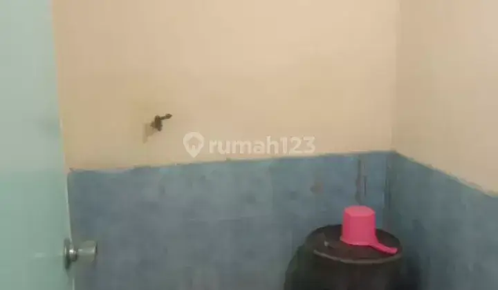 Kost Amelia 1&2 kamar mandi & dapur, ruang tamu di dalam 2