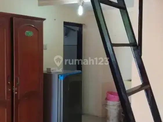 Kos mezanine Kamar Tidur 2 lantai, kamar mandi dalam 2