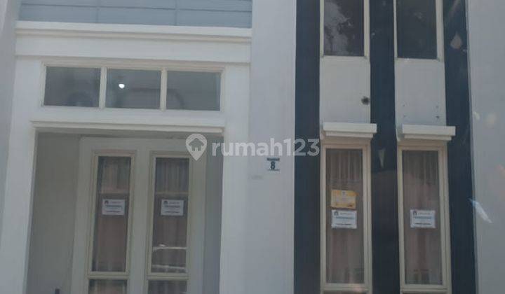 Rumah Kontrakan 2 Lantai Bagus Semi Furnished di Jl. Rosewood View, Komp. Rosewood Residence No. 0008. Tanjung Bunga, Makassar, Makassar 1