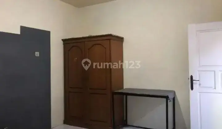 Kost Bulanan Murah di RADIO DALAM ada kasur dan kipas dan lemari 1