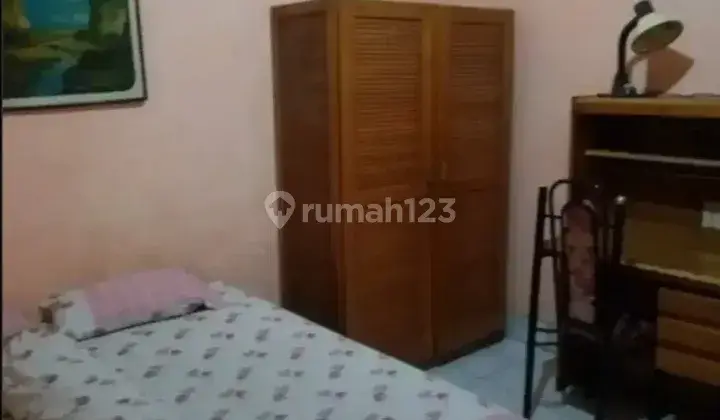 Kost Putri , 700 rb sdh sama listrik dan air , dilewati angkot 1