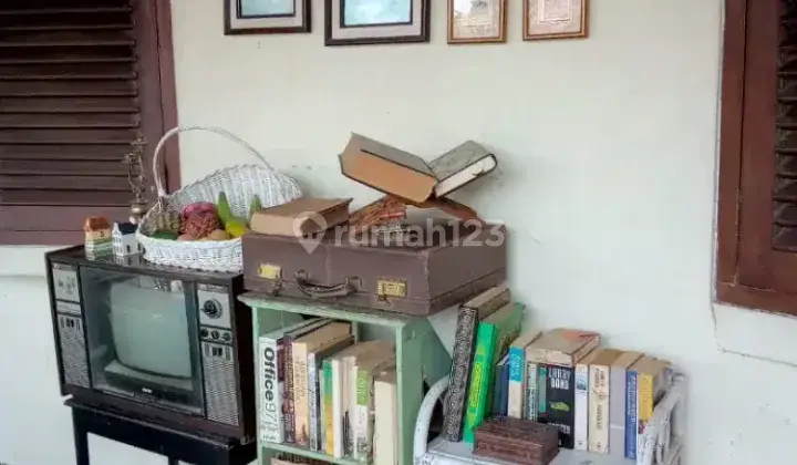 Kost Putri Nyaman, Privasi, parkir luas 1