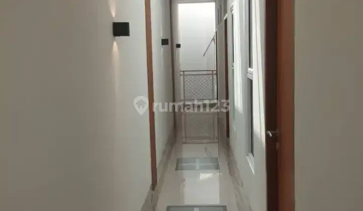 Disewakan kamar kos khusus wanita area Matraman Jakarta Timur 1