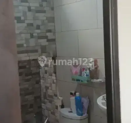 Kamar kos wanita lingkungan aman dan nyaman dikawasan Rempoa 1