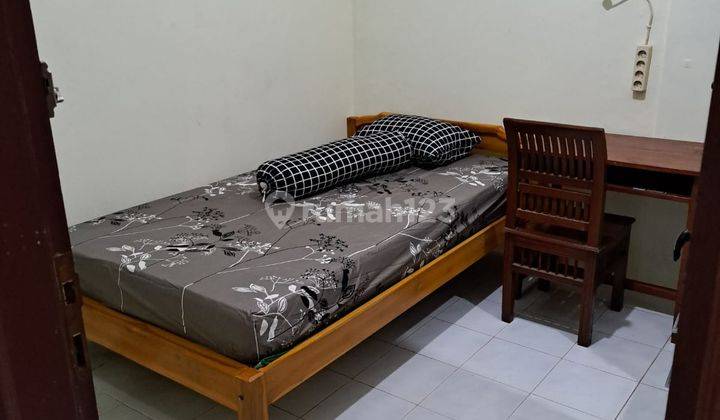 Kost Ibu Tampubolon di Rawajati, Kec. Pancoran, Kota Jakarta Selatan, Daerah Khusus Ibukota Jakarta 12750, Jakarta Selatan