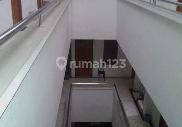 indekos di dekat BPKP & BNPB jl Utan Kayu raya indekos di dekat BPKP & BNPB jl Utan Kayu raya