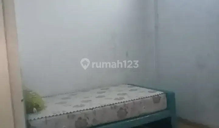 Kamar kos khusus putri 1