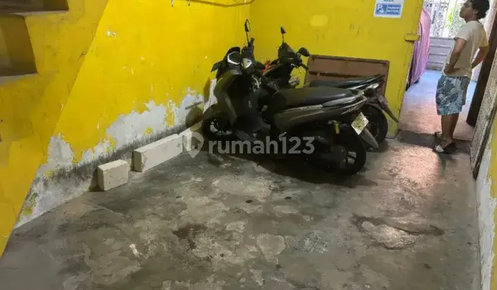 Disewakan Umar Papi kost daerah Perak 1