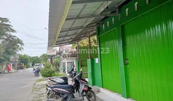 Di sewakan kost2an dan warung, lengkap kamar mandi, dapur, listrik tok 1