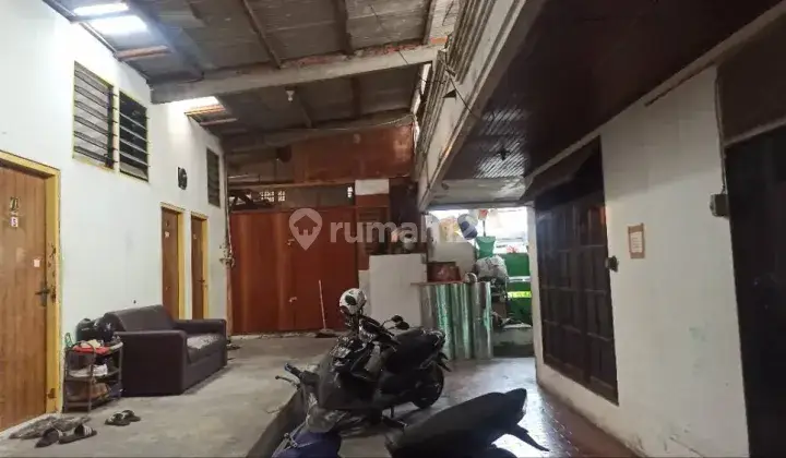 Kost dukuh Kupang dekat kampus 1