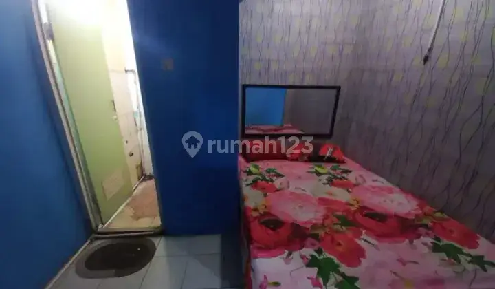 Kost murah di Blok M pinggir jalan raya strategis 1