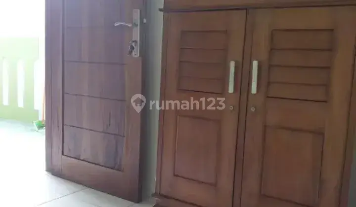 KOS PUTRI KAMAR MANDI DALAM MURAH & BERSIH 1