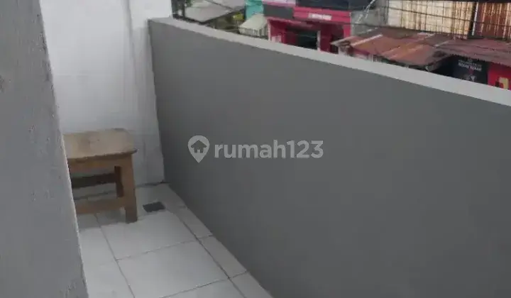 Kost putri kmr mandi dalm 1