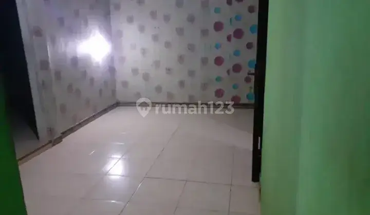 Rumah di kontrakan (cocok utk 4-5 orang)