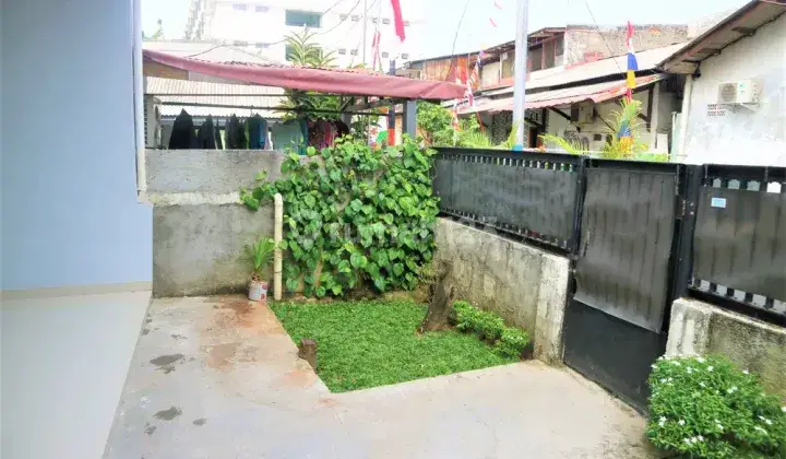 Kost Khusus Putri di Rawamangun yang aman, nyaman, tenang dan bersih. 2