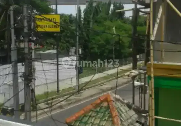 Indekos pinggir jalan 2