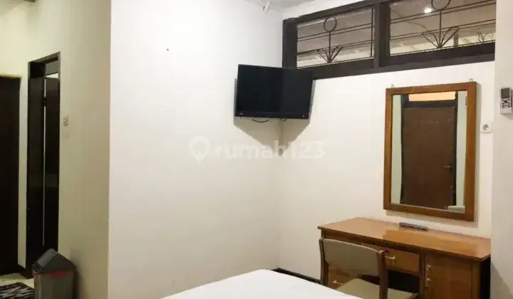 Kost Bebas Perum Dukuh Kupang 1