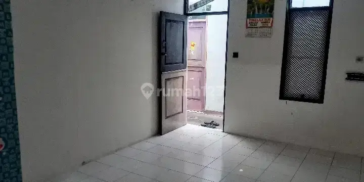 KOST KELUARGA DI KEMAYORAN 2