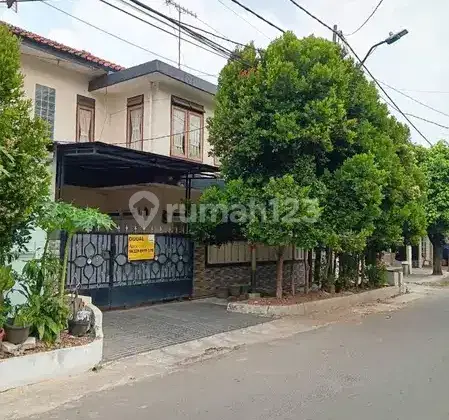 Kos putri lokasi jalan kayu putih selatan 5 no 2 pulogadung 2