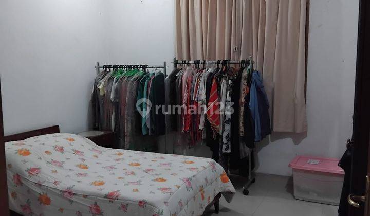 Rumah Siap Huni, Cocok Bangun Kost di Kebon Jeruk 2