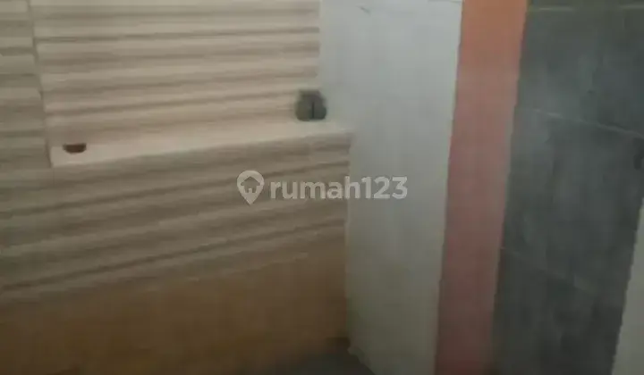 Kosan harian/mingguan AC kmr mandi dlm di Pondok Pinang Jaksel 1