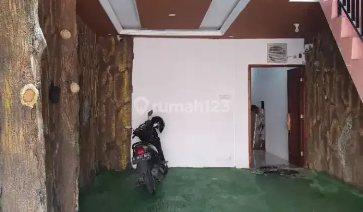 KOST KHUSUS PUTRI Dekat Alteri Pondok Indah Depan Halte Busway Bungur 1