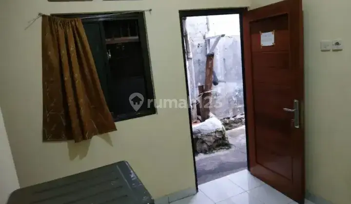 Kamar kost baru di Slipi Petamburan, belakang RS. Pelni 1