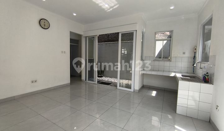 Sale rumah baru harga ramah di kantong  di KOPO PERMAI 2