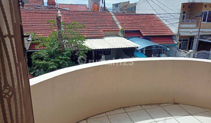 Rumah Tinggal Bagus Nyaman Siap Huni, 2 Lantai Lokasi Strategis. Harga Nego 2