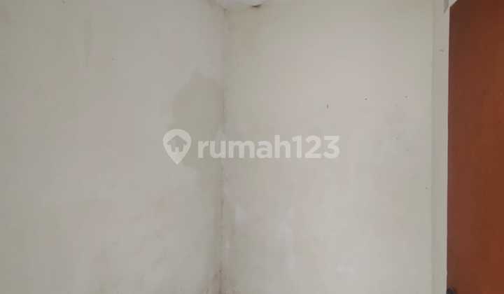 For Rent Comfortable House, Large & Lush, Negotiable Price Taman Kopo Indah II 2