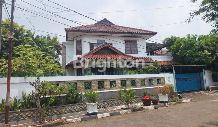 RUMAH BESAR ASRI DI BOULEVARD PERUM BULOG JATIMELATI BEKASI 2