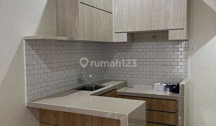 Rumah Cantik di Cipondoh Ada Kitchenset Tangerang 2