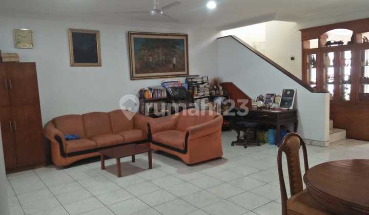 Dijual Rumah Semanan 2 Lantai Siap Huni Lokasi Strategis Dan Bebas Banjir 2